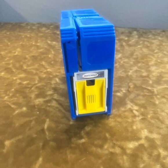 Vintage 2001 Matchbox Police Station Case Box  Has Ramp Pieces - Picture 2 of 10